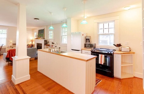 Fry's Spring House | Calma Azul ~ A Retreat in the Heart of C-Ville