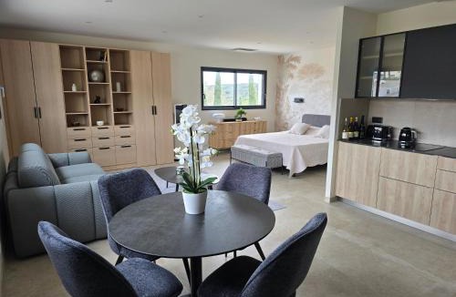 Roches Grises Bed & Breakfast | Calma Blanca Suite et Spa
