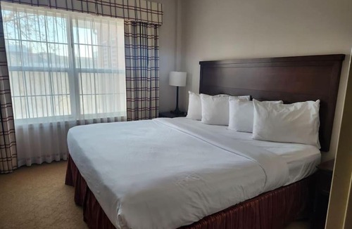 Calgary Apartment | Calmdown Relax & enjoy your stay