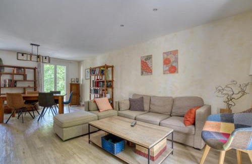 Voeuil-et-Giget House | Calme à l'orée des bois