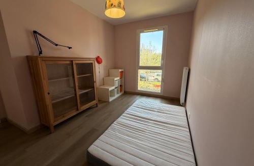 Maurepas Apartment | calme appt chez lulu