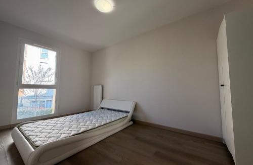 Maurepas Apartment | calme appt chez lulu