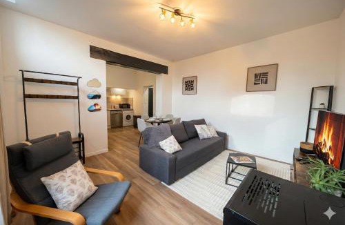 Marchiennes Apartment | Calme I Wifi HD I Parking I Bureau I Idéal Pros & Couple