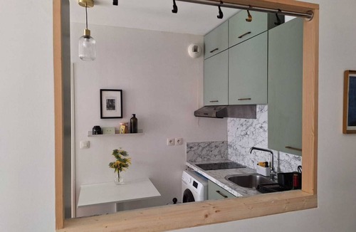 Douvres-la-Delivrande Apartment | Calme, Proche Plages D-day 1944