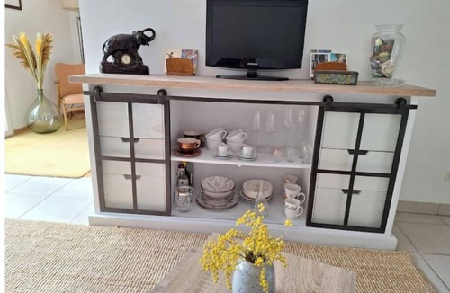 Douvres-la-Delivrande Apartment | Calme, Proche Plages D-day 1944