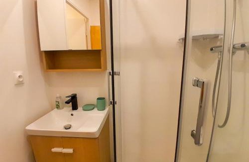 Acheres Apartment | Calme & spacieux, RER A 3 min, Parking, 2 salles d'eau