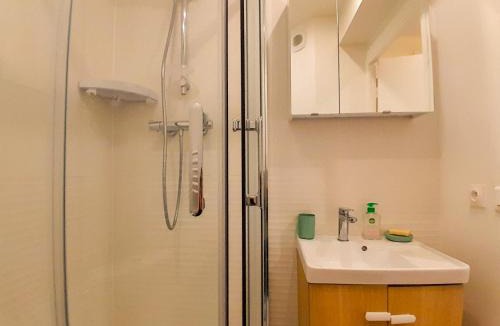 Acheres Apartment | Calme & spacieux, RER A 3 min, Parking, 2 salles d'eau