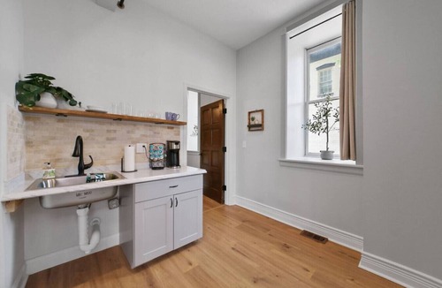 St. Charles Apartment | Calming, Chic Space w/Natural Light- Owl Suite