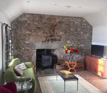 Huntly House | Calsie Cottage, Clatt