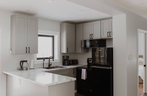 Eau Claire Cottage | Calvin Container Cottage - A shipping container cottage w/all modern amenities!