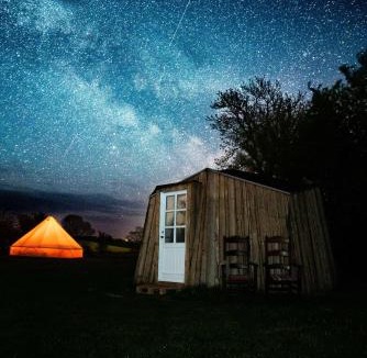 Borre House | Camønogaarden B&B, darksky cabins and events