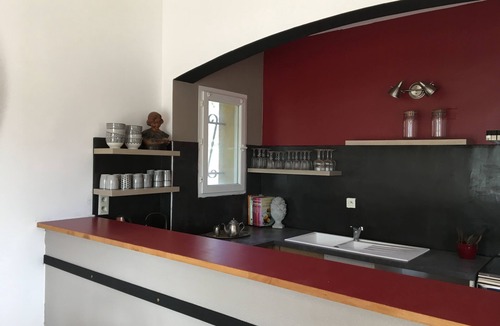 Saint-Laurent-d'Aigouze House | Camargue by the water