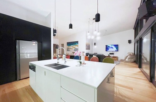 Camberwell House | Camberwell Holiday Home With Pool