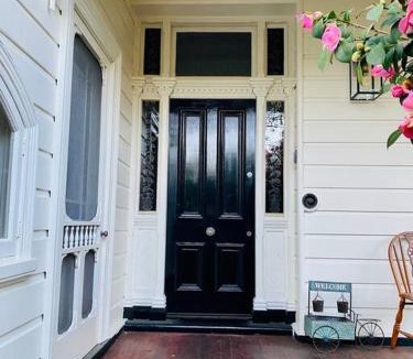 Camberwell House | Camberwell's Lyrical Vintage Abode