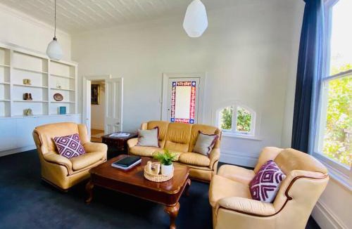 Camberwell House | Camberwell's Lyrical Vintage Abode