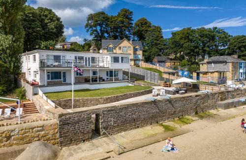 Nettlestone House | Cambisgate