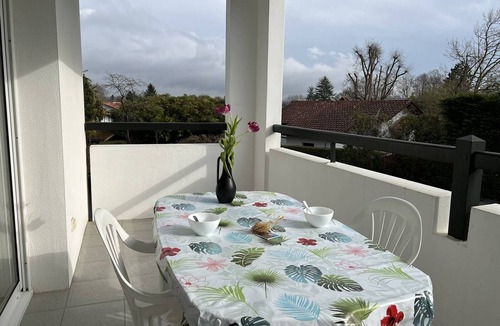 Cambo-les-Bains Apartment | Cambo: T2 for 2, Terrace & Internet