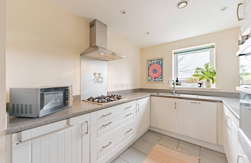 Cambridge House | Cambourne Gem, Fast Wifi, Private Parking