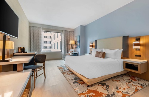 Rainey Street Historic District Hotel | Cambria Hotel Austin Downtown