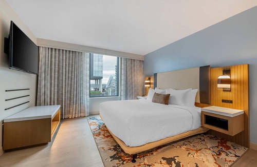 Rainey Street Historic District Hotel | Cambria Hotel Austin Downtown