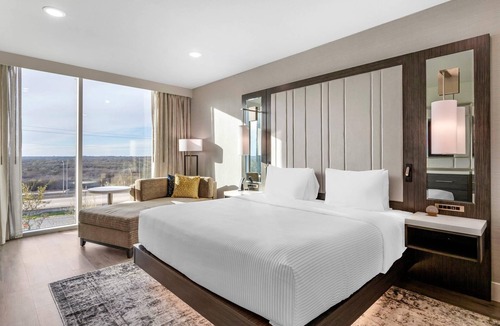 Woods Of Century Park Hotel | Cambria Hotel Austin Uptown Near The Domain