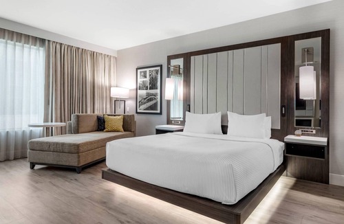 Woods Of Century Park Hotel | Cambria Hotel Austin Uptown Near The Domain