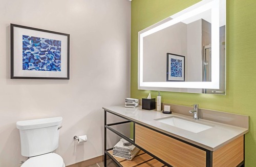 Euless Hotel | Cambria Hotel Euless - DFW Airport South