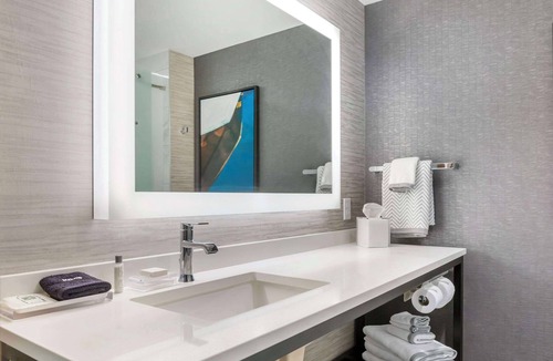 Downtown Niagara Falls Hotel | Cambria Hotel Niagara Falls