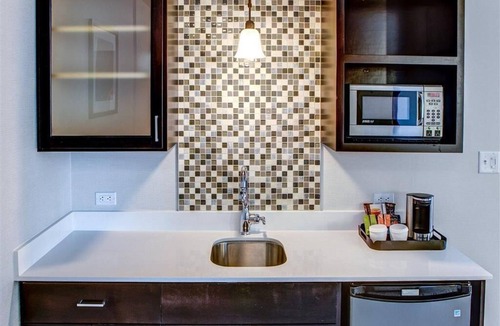 White Plains Hotel | Cambria Hotel & Suites - White Plains Downtown