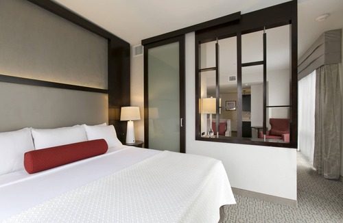 White Plains Hotel | Cambria Hotel & Suites - White Plains Downtown