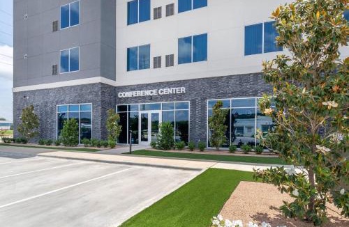 East Riverside Hotel | Cambria Hotel Waco University Riverfront