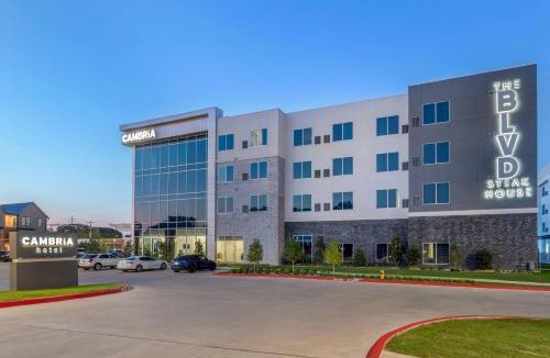 East Riverside Hotel | Cambria Hotel Waco University Riverfront
