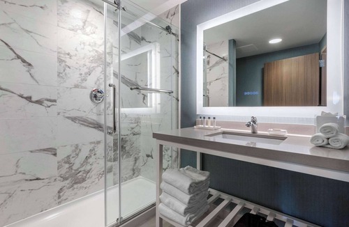 West Orange Hotel | Cambria Hotel West Orange