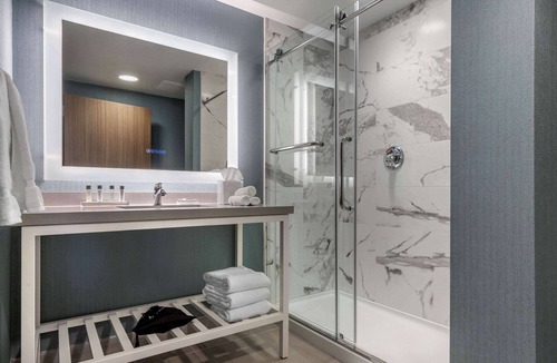 West Orange Hotel | Cambria Hotel West Orange