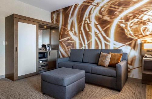 West Orange Hotel | Cambria Hotel West Orange