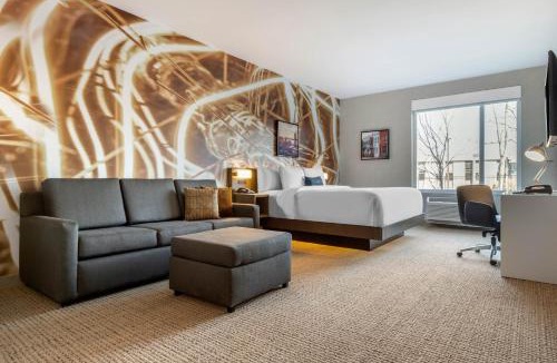 West Orange Hotel | Cambria Hotel West Orange