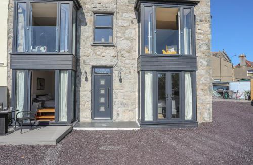 Criccieth House | Cambrian House