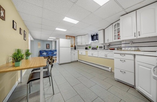 Cambridge Apartment | Cambridge 2BD 2BTH Basement Apt with Parking