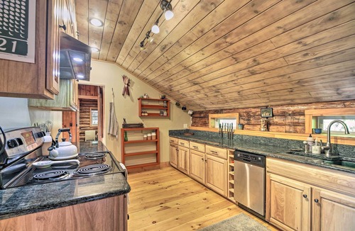 Jeffersonville Cabin | Cambridge Cabin < 2 Mi to Smugglers' Notch!