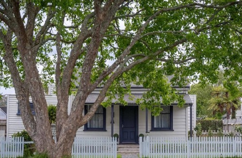 Rotoorangi Cottage | Cambridge Cottage