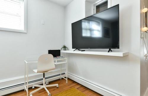 Wellington-Harrington Apartment | Cambridge