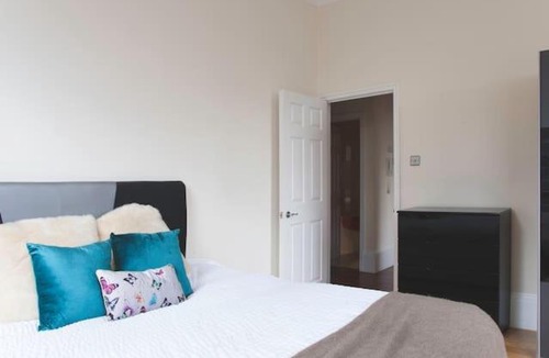 Belsize Park Apartment | Camden Apartment A/Apartment