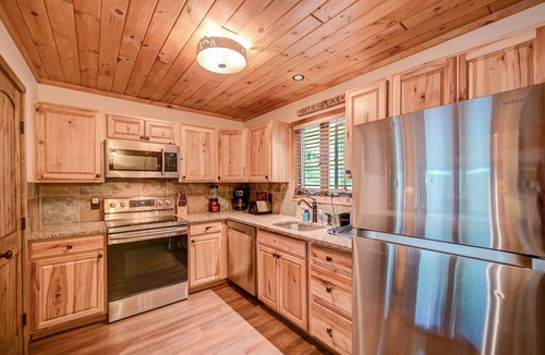 Village at Camelback House | Camelback,Aquatopia/Camelbeach Waterparks,Pool,Tennis,Jacuzzi,Paintball,Zip-line
