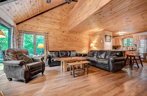 Village at Camelback House | Camelback,Aquatopia/Camelbeach Waterparks,Pool,Tennis,Jacuzzi,Paintball,Zip-line