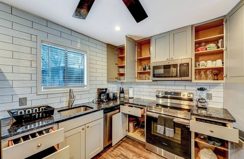Village at Camelback House | Camelback,Aquatopia/Camelbeach Waterparks,Pool,Tennis,Paintball,Jacuzzi,Zip-Line