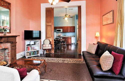 Faubourg Delassize Apartment | Camelback Guest House