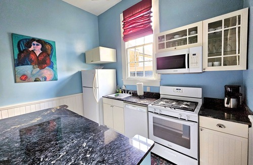 Faubourg Delassize House | Camelback Guest House