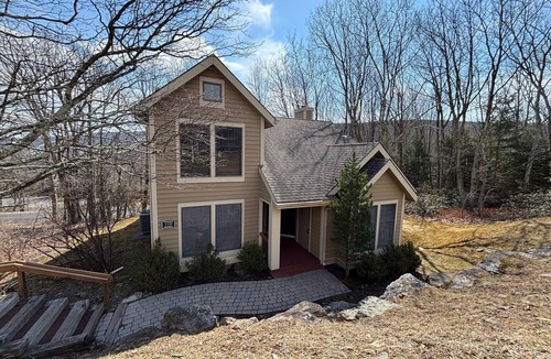 Tannersville House | Camelback Mt View! Beautiful - 4bd 3bth Private Home