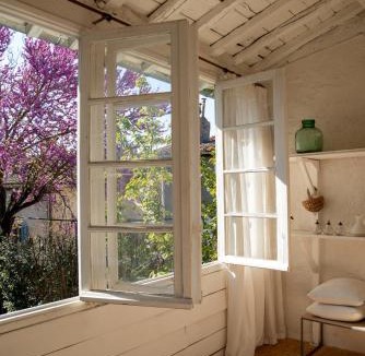 Montreal Bed & Breakfast | Camellas-Lloret