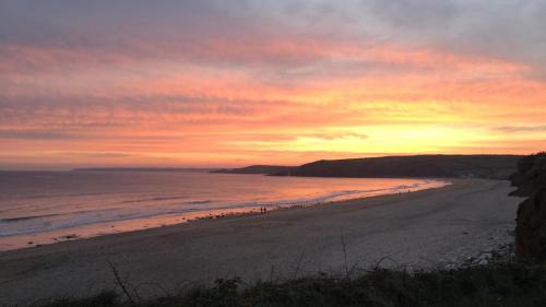 Praa Sands Ski Chalet | Camellia Chalet